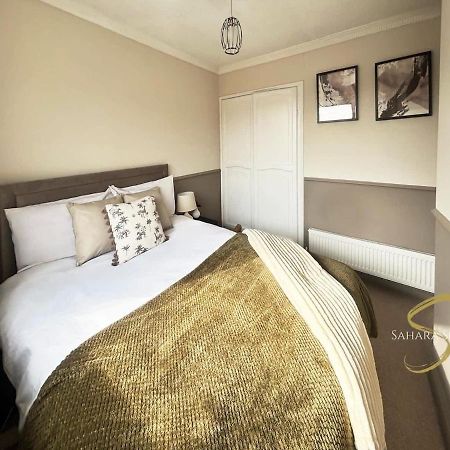 Stylish 2Bed - Manchester - Free Parking Hyde Dış mekan fotoğraf