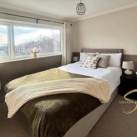 Stylish 2Bed - Manchester - Free Parking Hyde Dış mekan fotoğraf