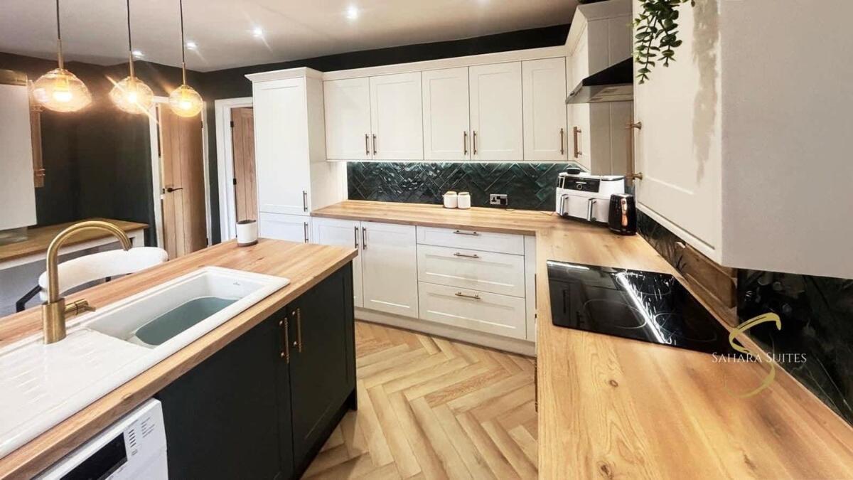 Stylish 2Bed - Manchester - Free Parking Hyde Dış mekan fotoğraf